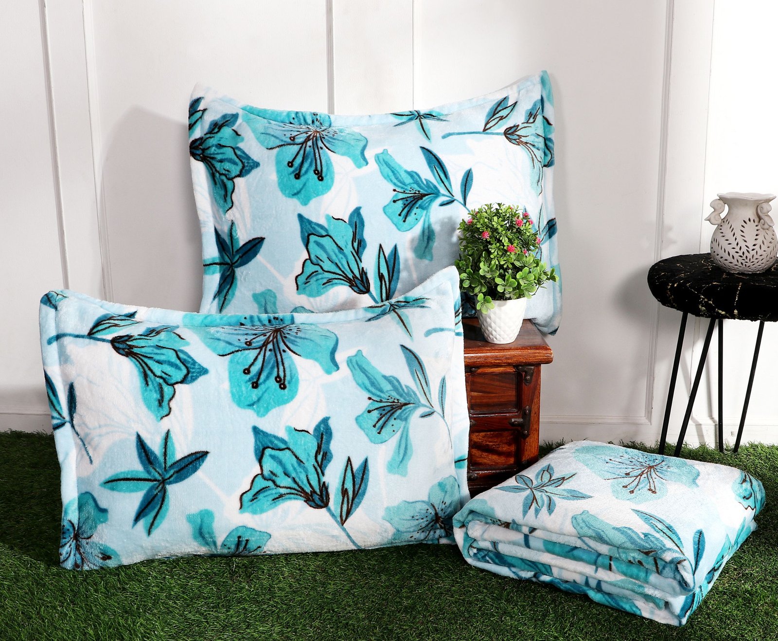 GULLIVAR BLANKETS & BEDDING