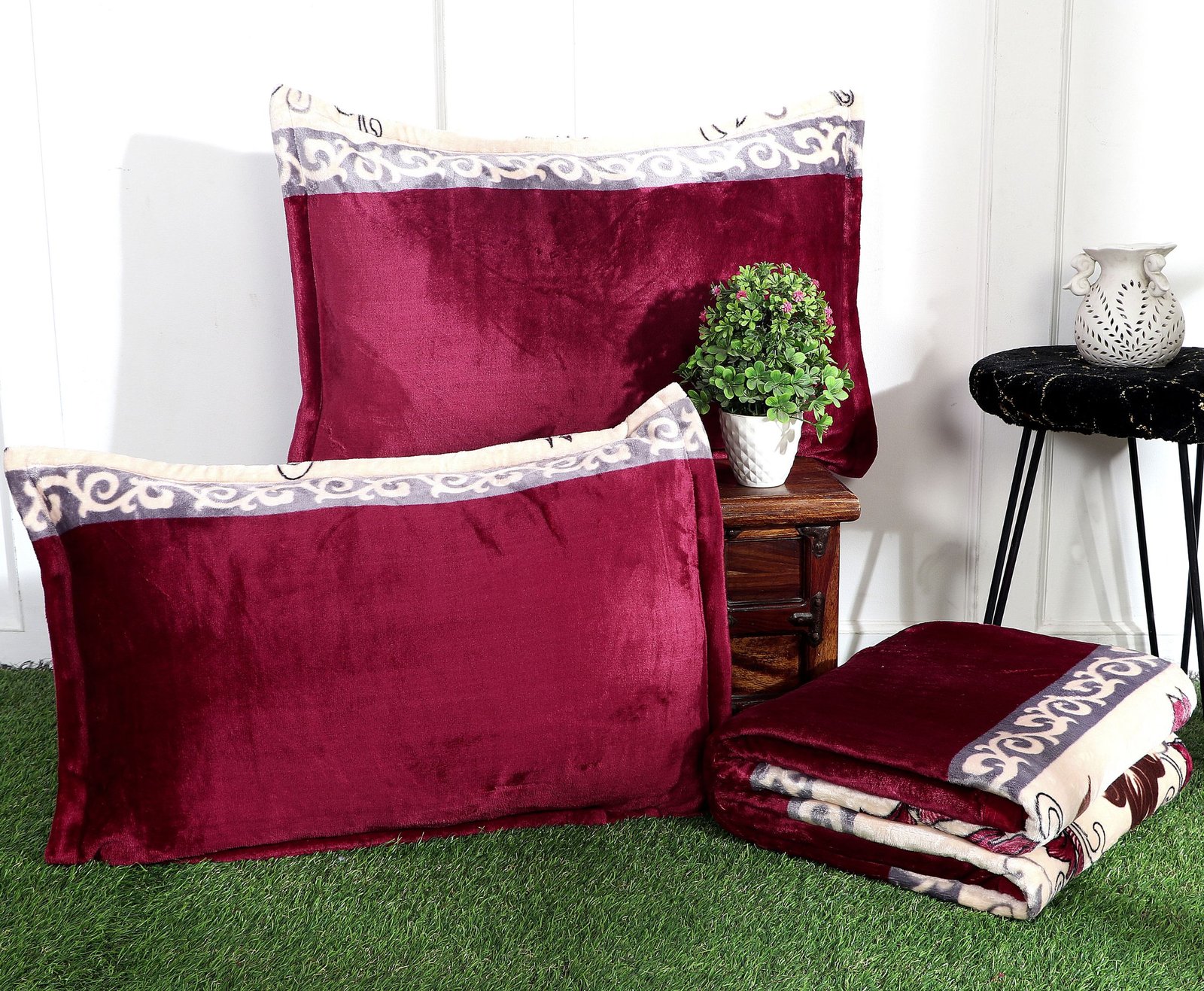 GULLIVAR BLANKETS & BEDDING