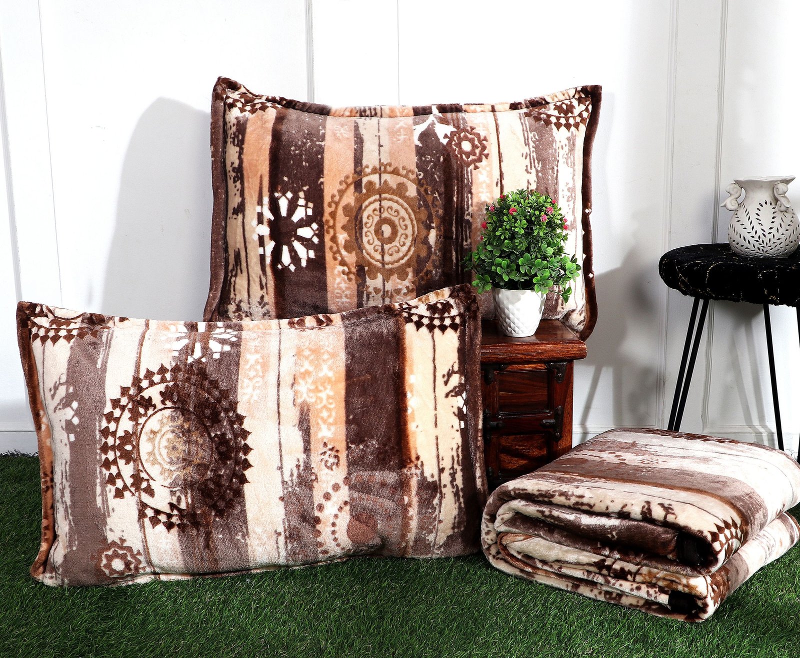 GULLIVAR BLANKETS & BEDDING