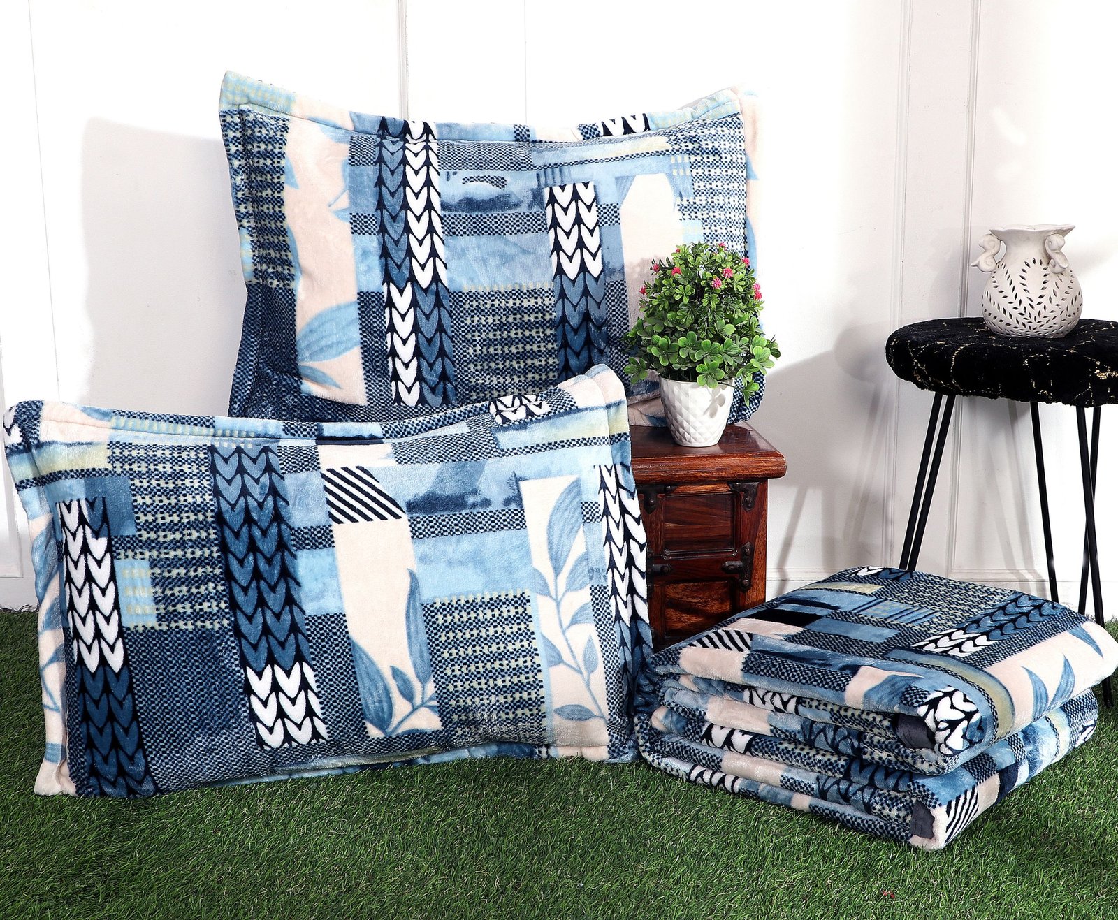 GULLIVAR BLANKETS & BEDDING