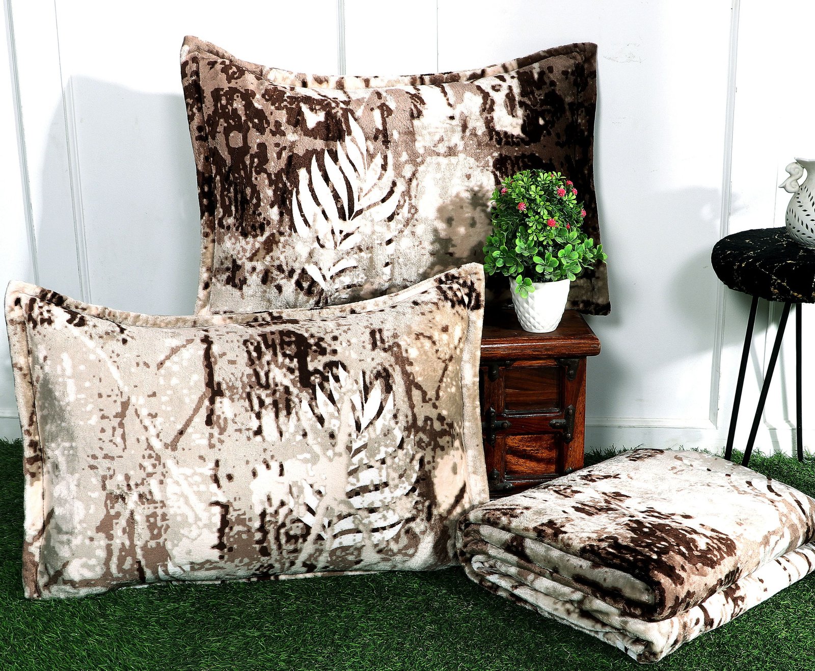 GULLIVAR BLANKETS & BEDDING